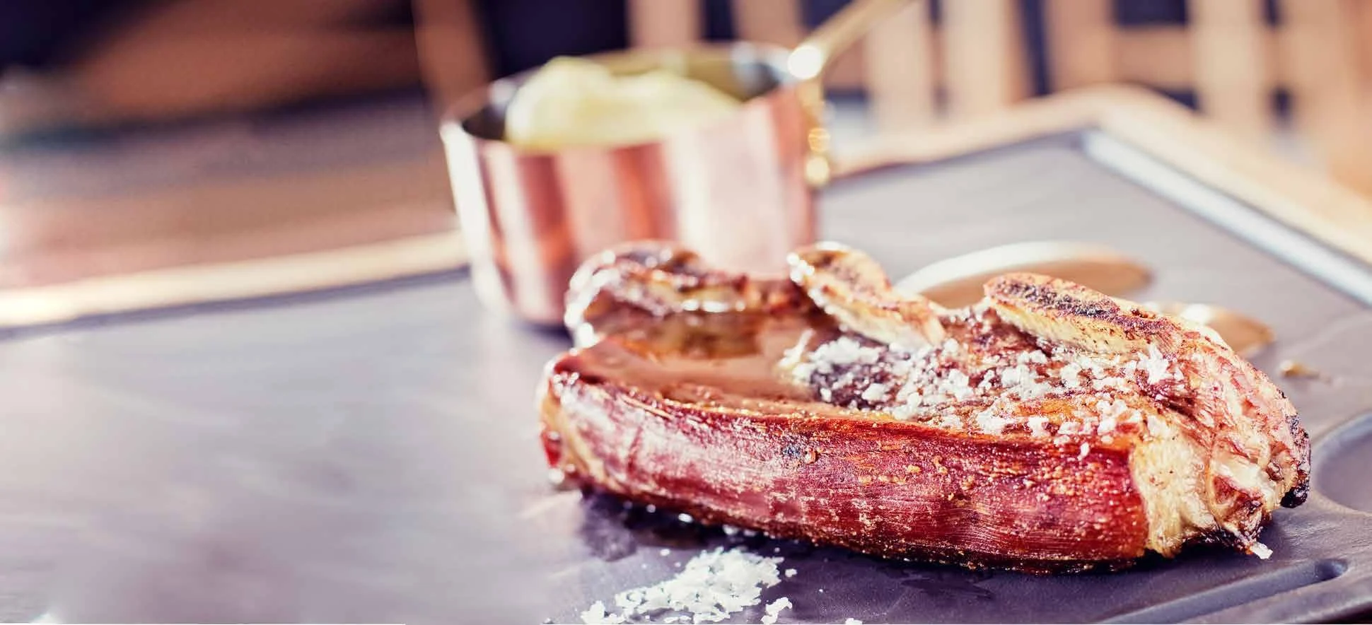 Cocinar carne premium: temperatura, reposo, sal y corte